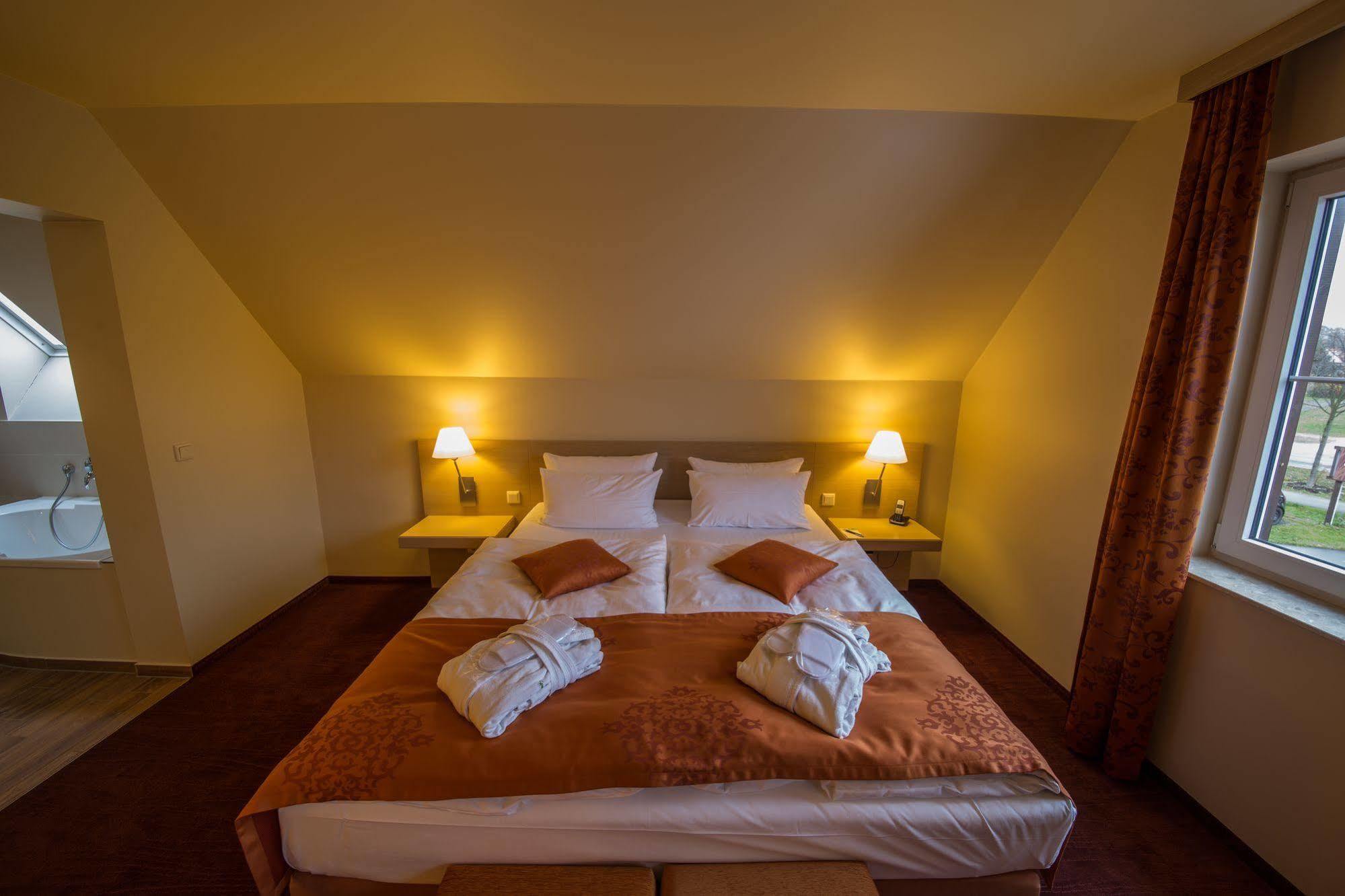 Logis Hotel Kur- Und Wellnesshaus Spree Balance Burg  Eksteriør bilde